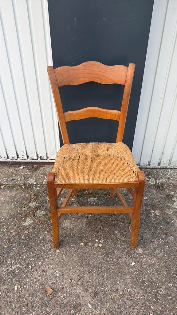 Oude cafe stoel, Ophalen