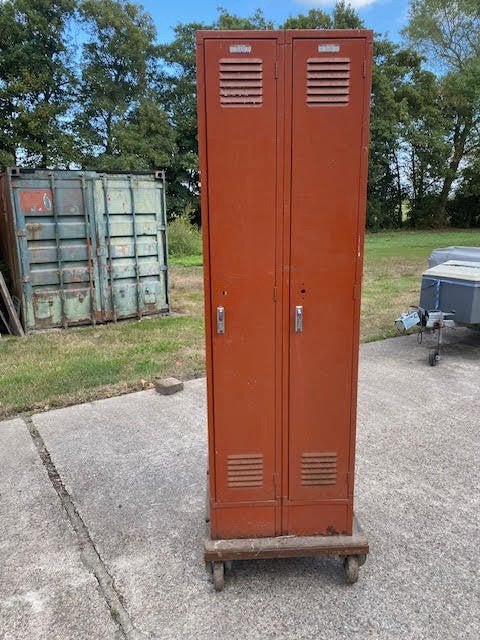oude vintage franse duo lockerkast met aan 2 zijde deuren, Ophalen, Gebruikt
