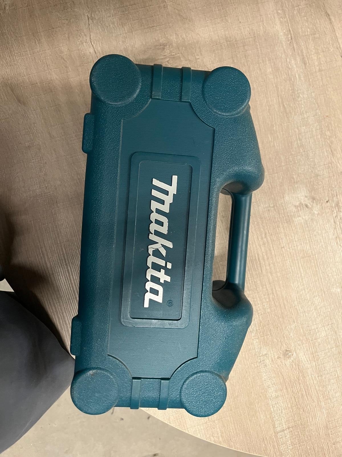 Makita Accu Schroevendraaier in Koffer, Variabele snelheid, Verzenden, Minder dan 400 watt, Zo goed als nieuw