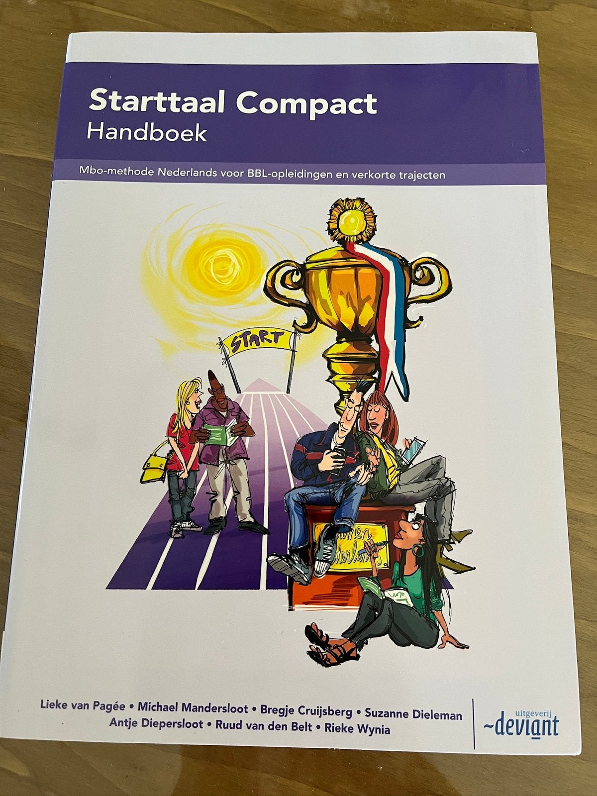 Nieuwstaat! MBO Nederlands Starttaal Compact 2F/3F, Ophalen of Verzenden, Zo goed als nieuw, Overige niveaus, Nederlands