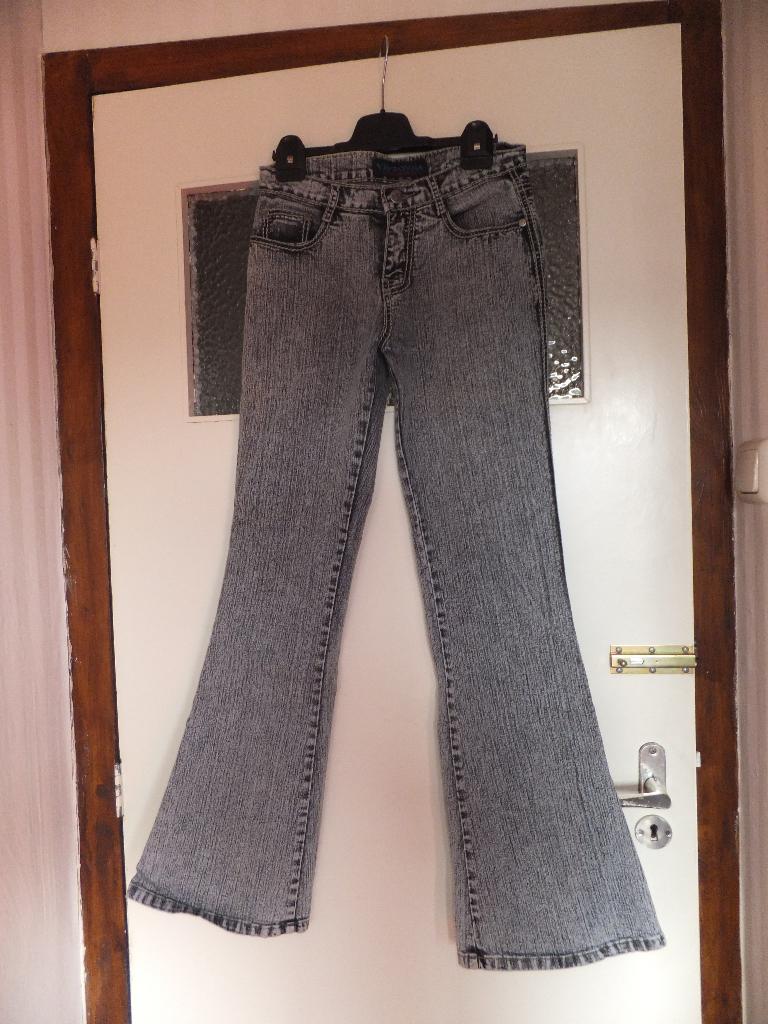 Stoere 5 pocket jeans in grijs zo goed als nieuw. Maat 36., Verzenden, Vis Donna, Zo goed als nieuw, W28 - W29 (confectie 36)