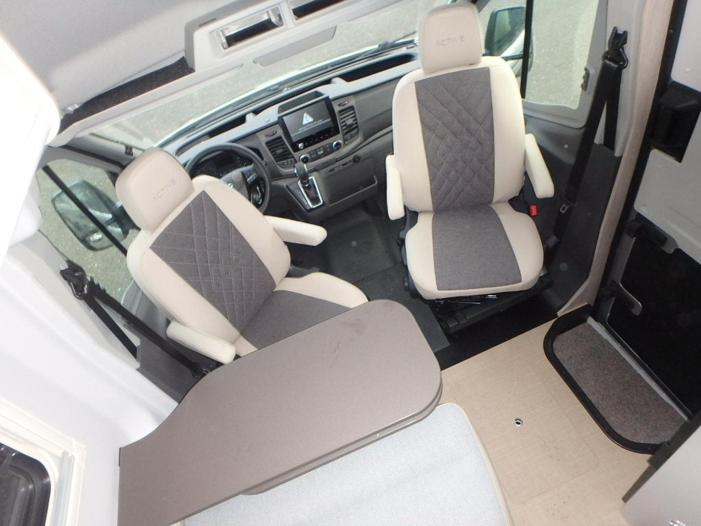 Bürstner Lineo 590 C, Caravans en Kamperen, Automaat, Standaard zit, Ringverwarming, Ford