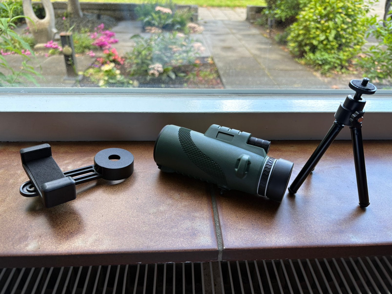 Nieuwe telefoon telescoop met statief en houder, Audio, Tv en Foto, Optische apparatuur | Telescopen, Lenzentelescoop (refractor)