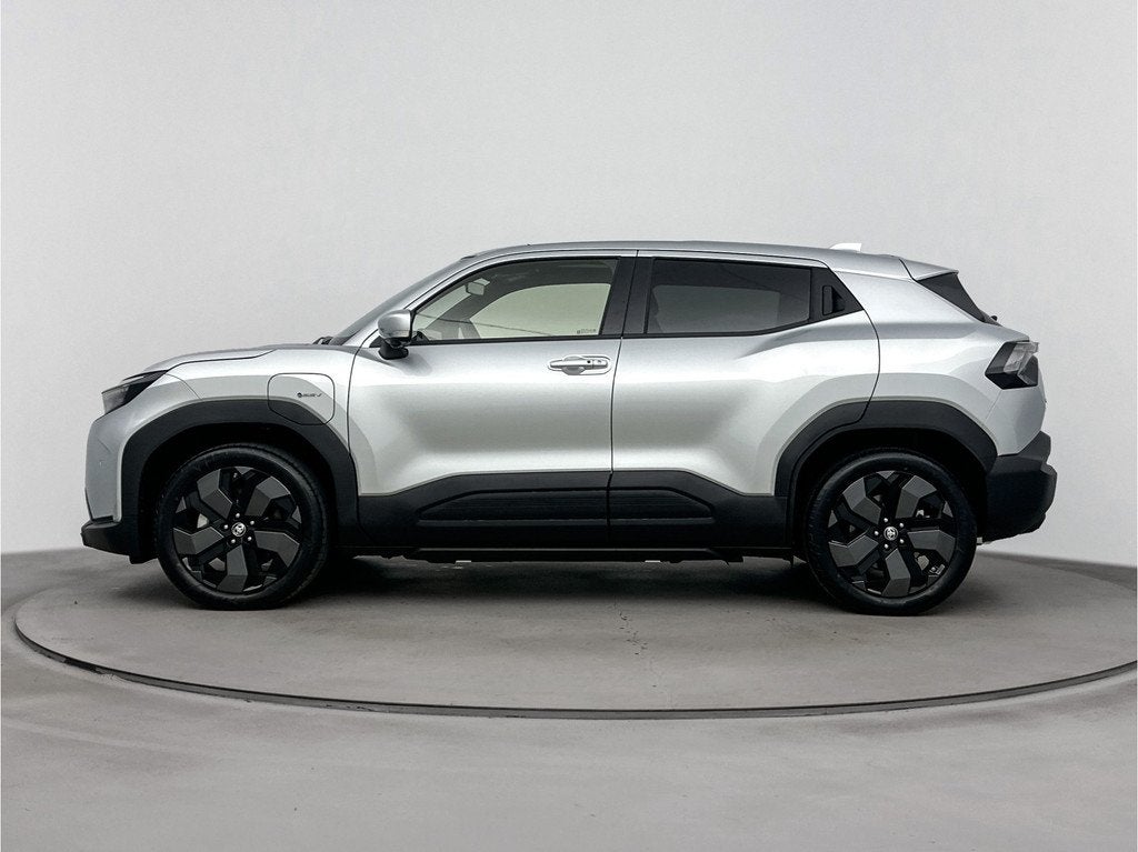 Toyota Urban Cruiser Executive 61 kWh | Apple Carplay & Andr, Auto's, Toyota, 12 maanden, Zwart, Leder en Stof, Urban Cruiser