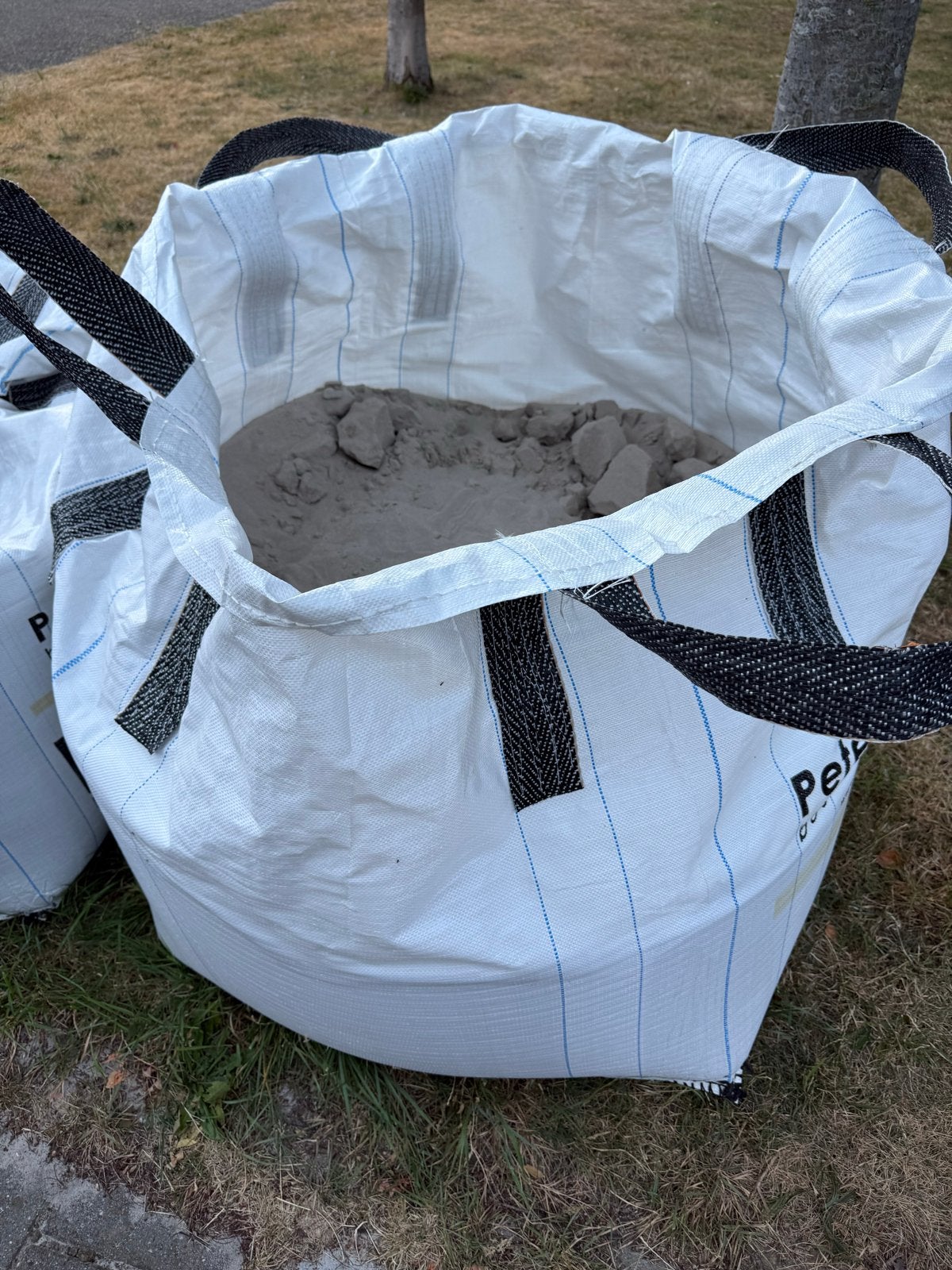Ongeveer halve kuub zand in big bag, Ophalen, Nieuw, M3C-zand