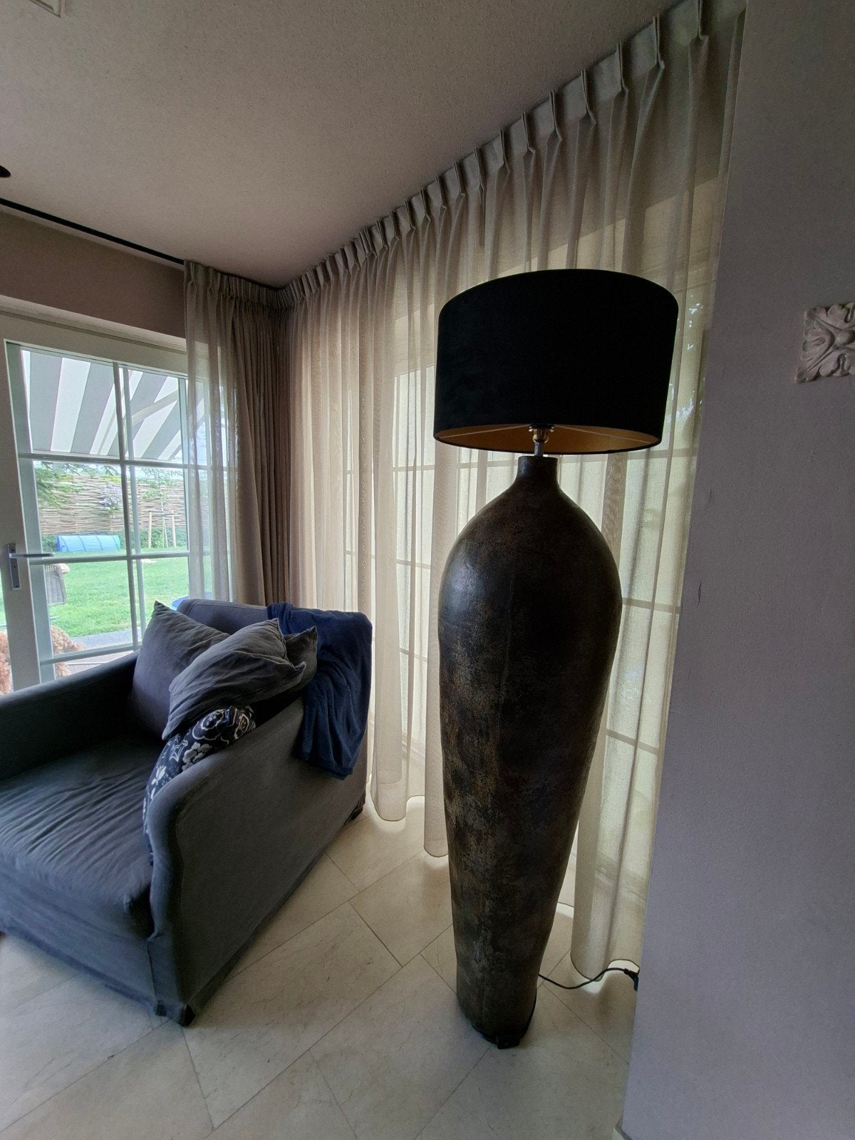 VORERA VAASLAMP, Huis en Inrichting, Lampen | Vloerlampen, Gebruikt, 150 tot 200 cm, Steen/keramiek, Textiel, E27 (groot), Ophalen