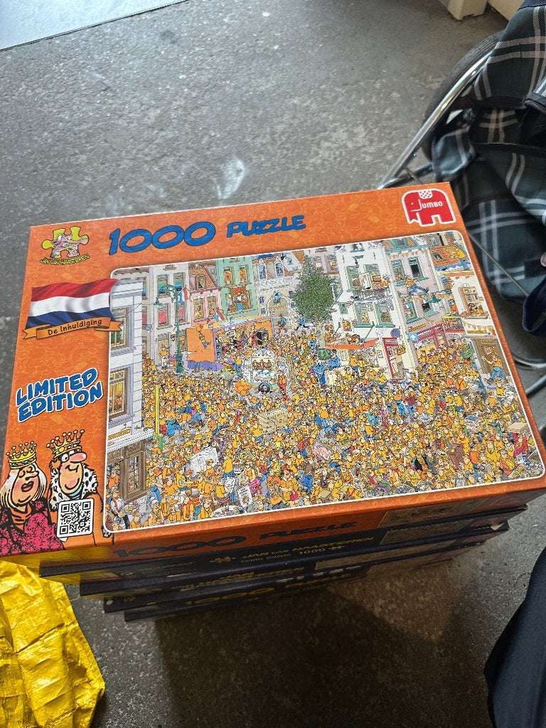 Foto 2 van 12 Jan van Haasteren puzzels 1000 stukjes, €8 per stuk