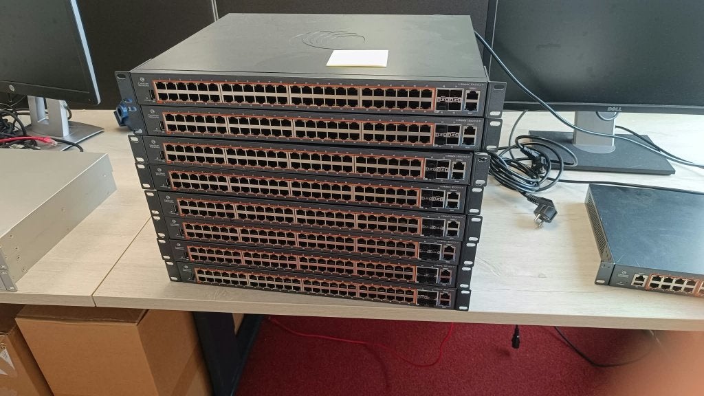 8x Cambium Networks cnMatrix EX2052-P (prijs p.s.), Computers en Software, Ophalen of Verzenden, Gebruikt