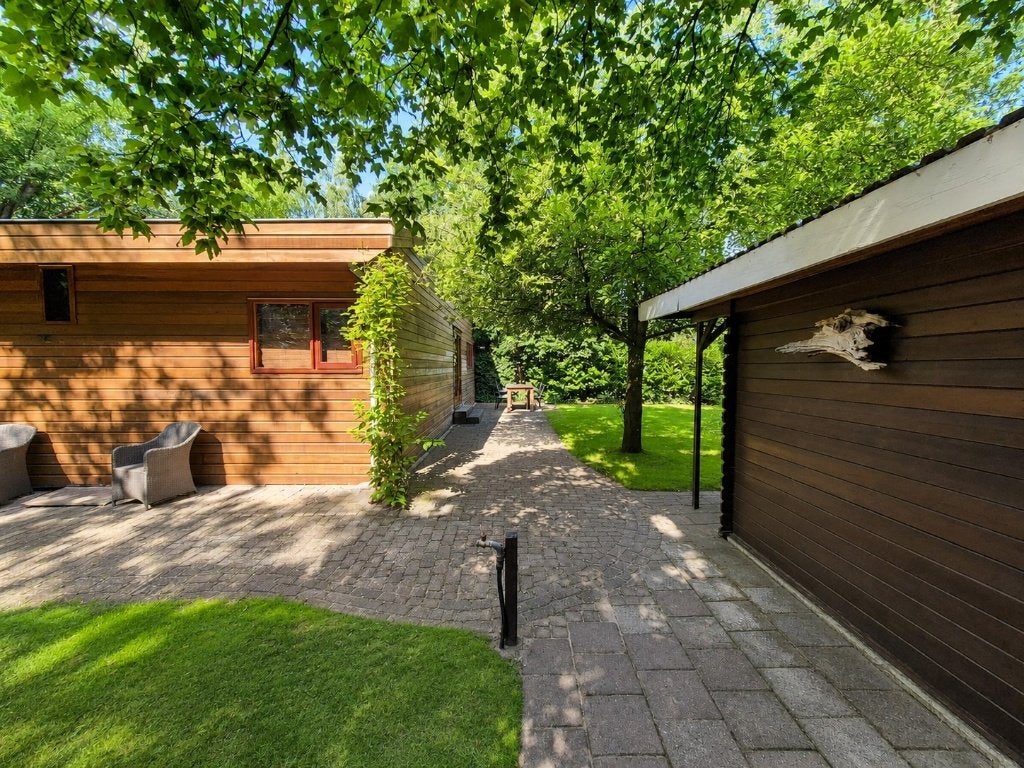 Ruim chalet voor 8 personen nabij strand & natuur in Drenthe, 8 personen, Recreatiepark, Chalet, Bungalow of Caravan, Aan meer of rivier