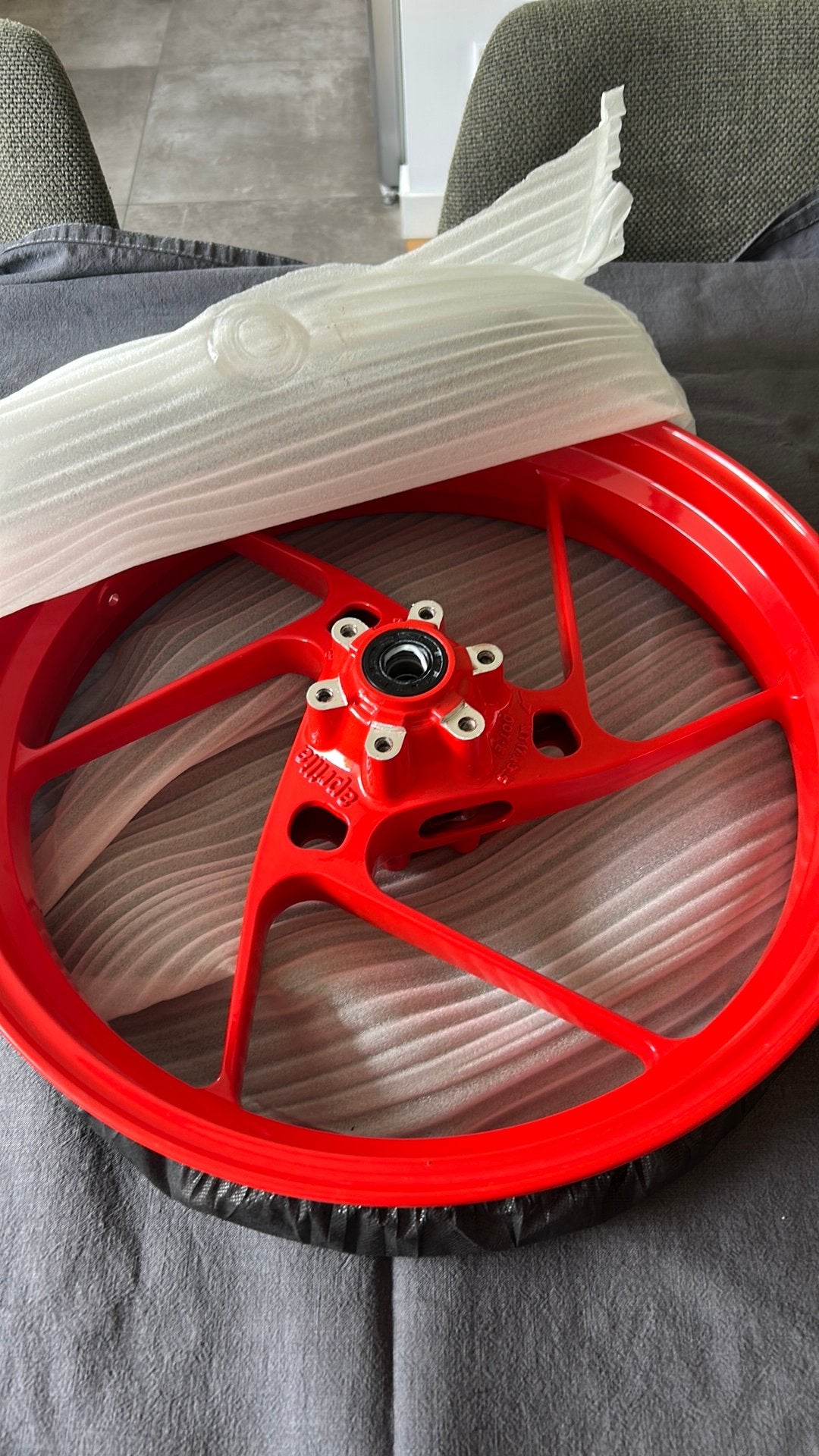 Aprilla RS660 motorvelgen; orgineel, ongebruikt, Ophalen
