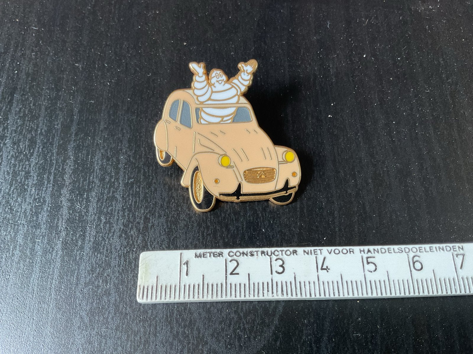 Michelin Bibendum 2CV Speldje Pin, Ophalen of Verzenden, Zo goed als nieuw, Merk, Speldje of Pin