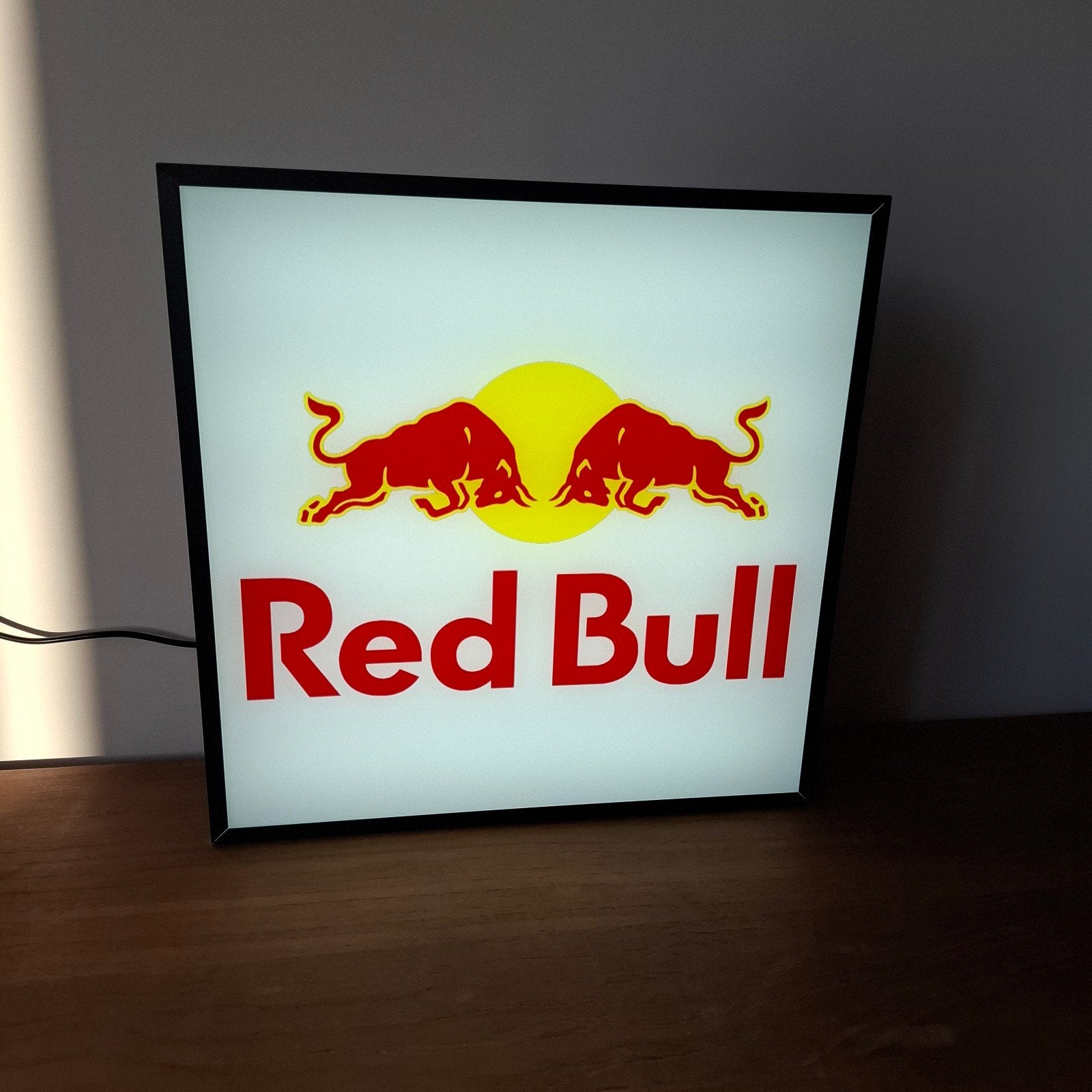 RedBull lichtbak reclame - Aluminium - LED, Verzamelen, Merken en Reclamevoorwerpen, Verzenden, Zo goed als nieuw, Lichtbak of (neon) lamp