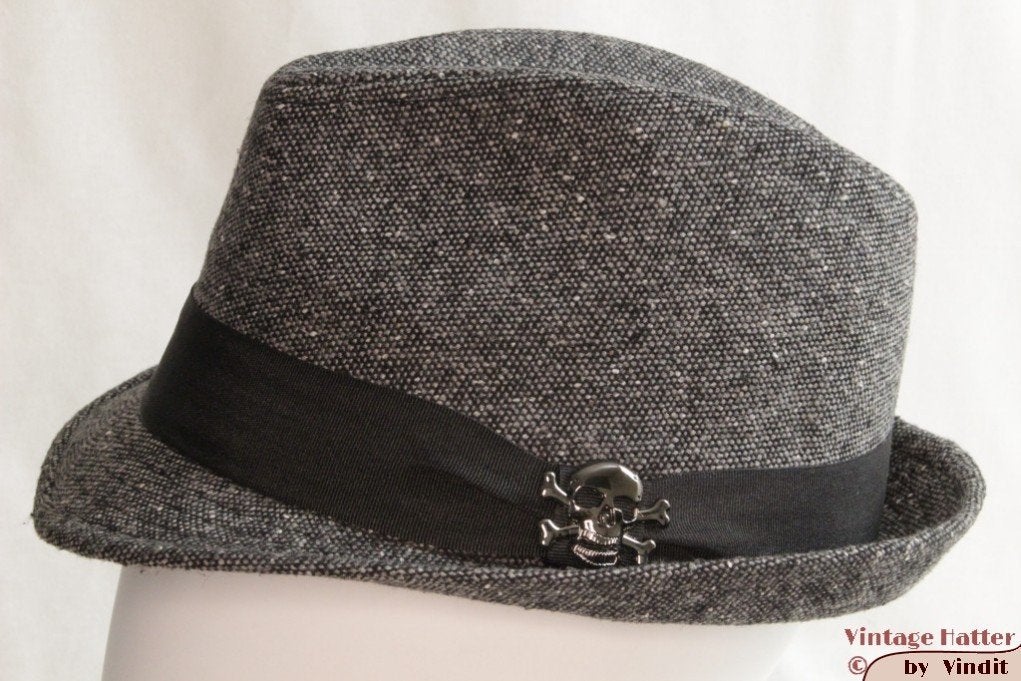 gleufhoed Trilby grijs met skull maat 57 nieuw unisex, Kleding | Dames, Hoeden en Petten, 56 of 57 cm (M, 7 of 7⅛ inch), Hoed