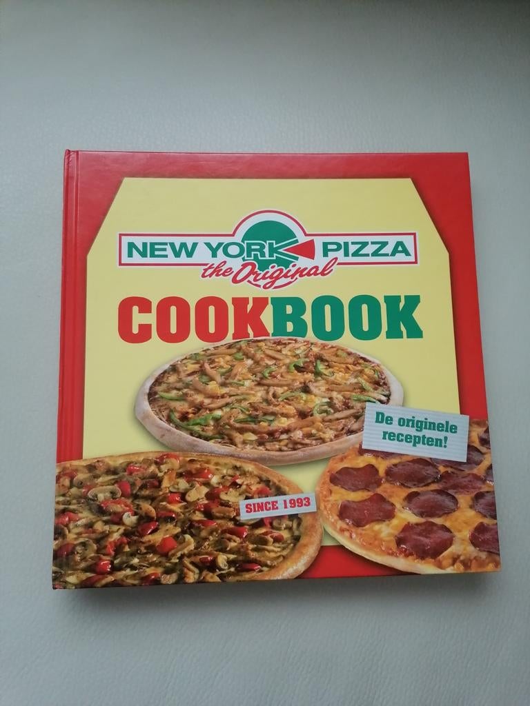 New York Pizza Cookbook - Originele Recepten, Hoofdgerechten, Ophalen of Verzenden, Zo goed als nieuw, New York Pizza
