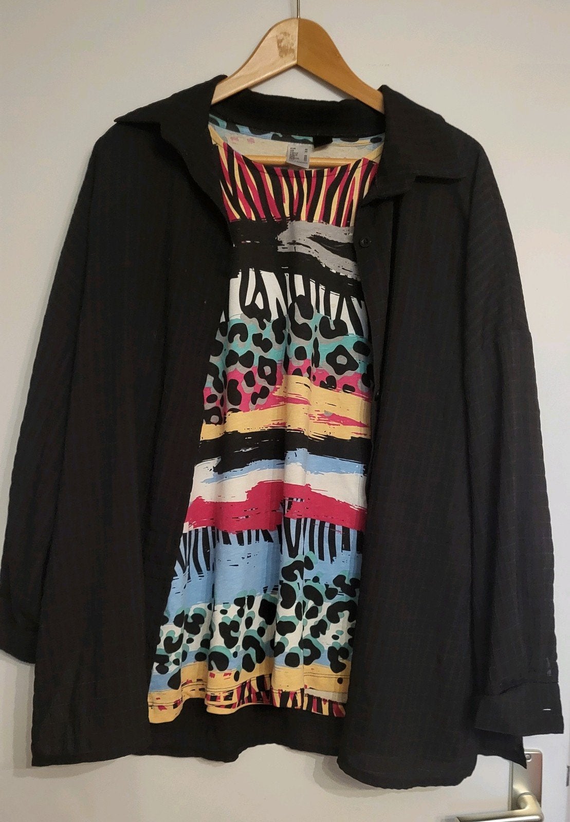 set van bedrukte blouse en zwarte overhemdblouse maat 46, Ophalen of Verzenden, Zo goed als nieuw, Zwart, Blouse of Tuniek