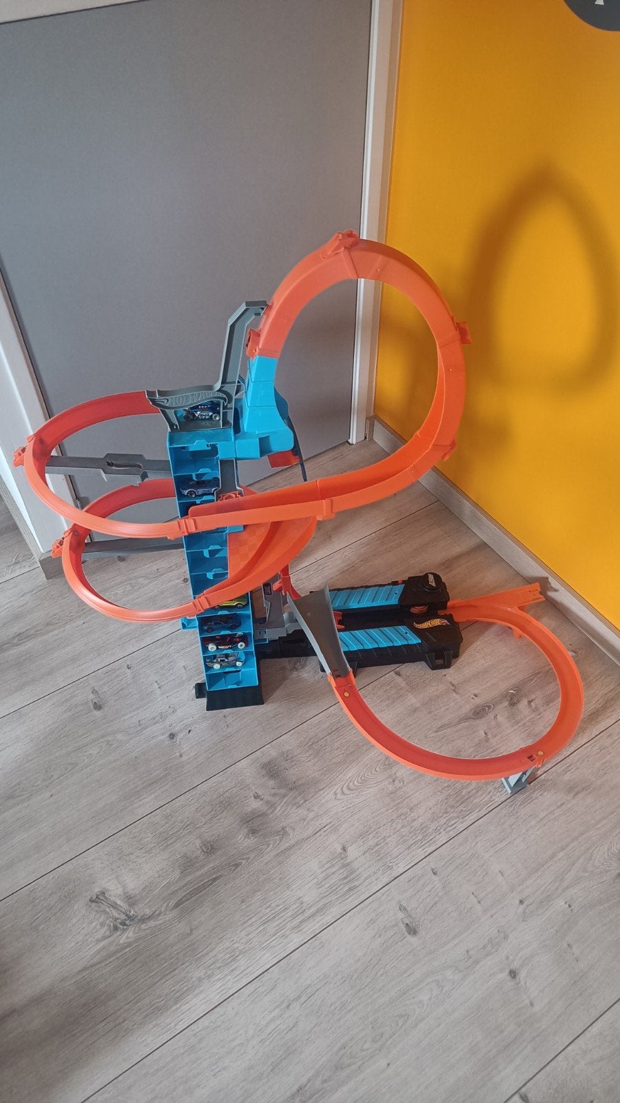 Hot Wheels Actie Cycloon Loopingset - Racebaan, Kinderen en Baby's, Speelgoed | Racebanen, Ophalen, Zo goed als nieuw, Handmatig