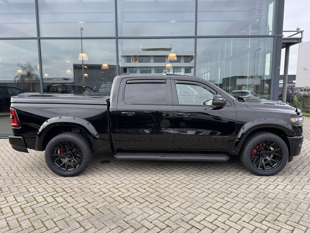 Dodge Ram 1500 Laramie Night Hurricane | Pano | H&K | Passen, Automaat, 3500 kg, Zwart, 426 pk