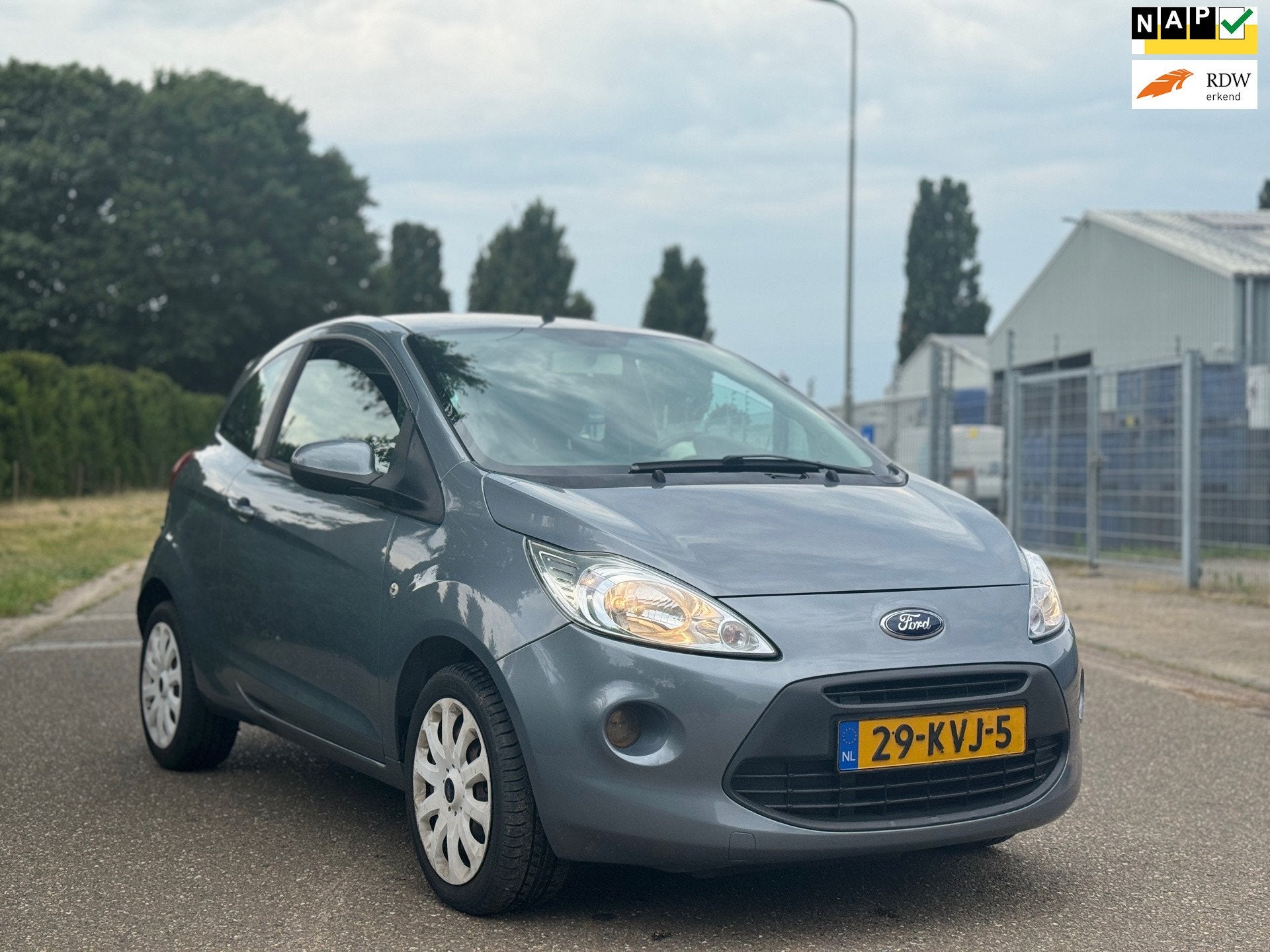 Ford Ka 1.2 Cool&Sound MET NIEUWE DISTRIBUTIE, Auto's, Voorwielaandrijving, Gebruikt, 1242 cc, 4 cilinders