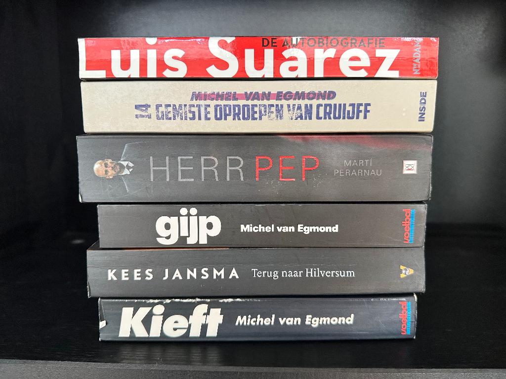 Voetbal boeken - Suarez Cruijff Gijp Jansma Kieft Pep, Ophalen, Diverse auteurs, Zo goed als nieuw, Balsport