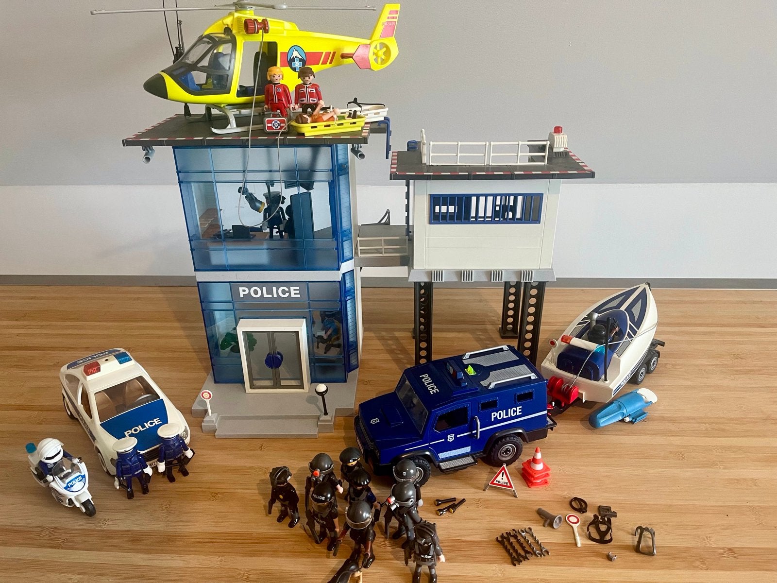 Playmobil Politiebureau met helikopter en veel extra's, Ophalen, Zo goed als nieuw, Complete set, Overige typen
