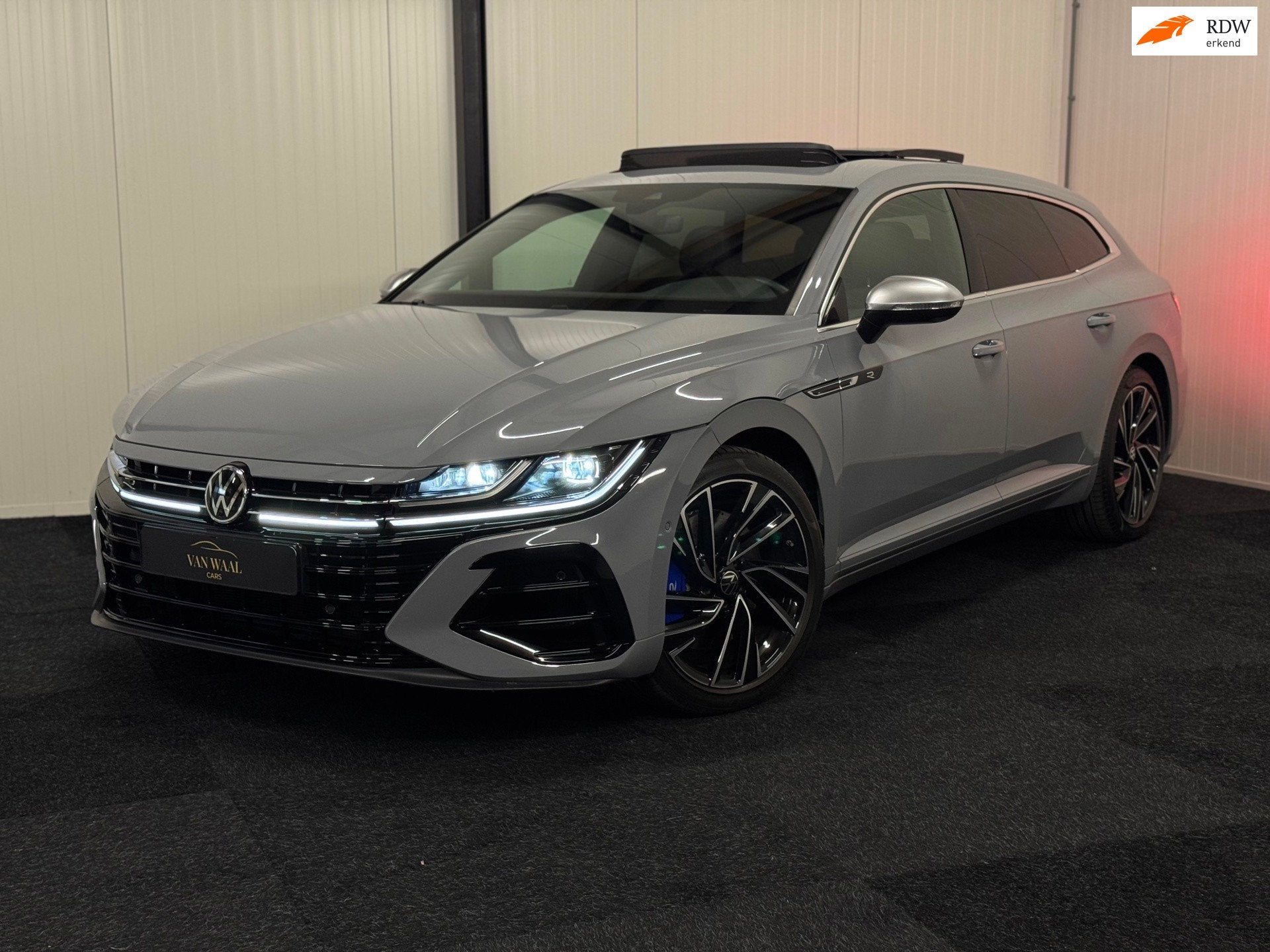 Volkswagen Arteon Shooting Brake 2.0 TSI 4 MOTION R 2022 320, Auto's, Automaat, Dealer onderhouden, Arteon, Gebruikt