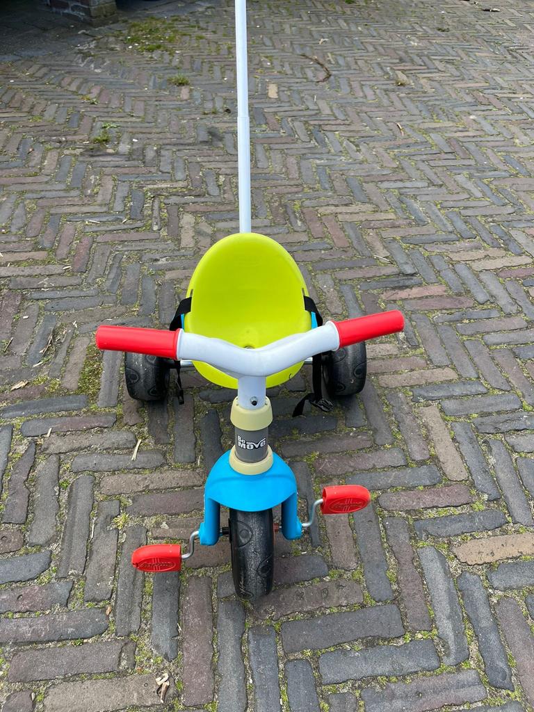 Loopfiets met duwstang, Kinderen en Baby's, Speelgoed | Buiten | Voertuigen en Loopfietsen, Ophalen, Gebruikt, Loopfiets