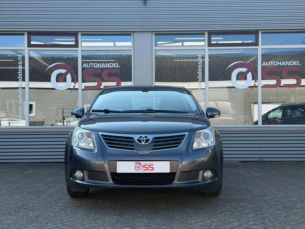 Toyota Avensis 1.8 VVTi Business AUTOMAAT LEER TREKHAAK AIRC, Euro 5, Stoelverwarming, 4 cilinders, Leder
