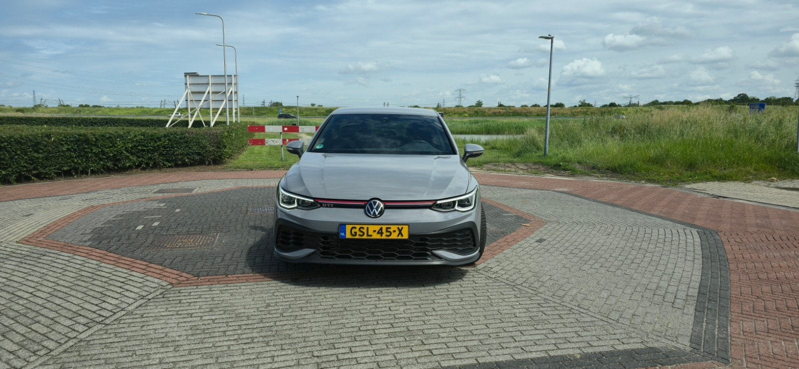 Volkswagen Golf 2.0 TSI OPF 221KW Dsg7 2022 Grijs, Zwart, 4 cilinders, 1984 cc, Alcantara
