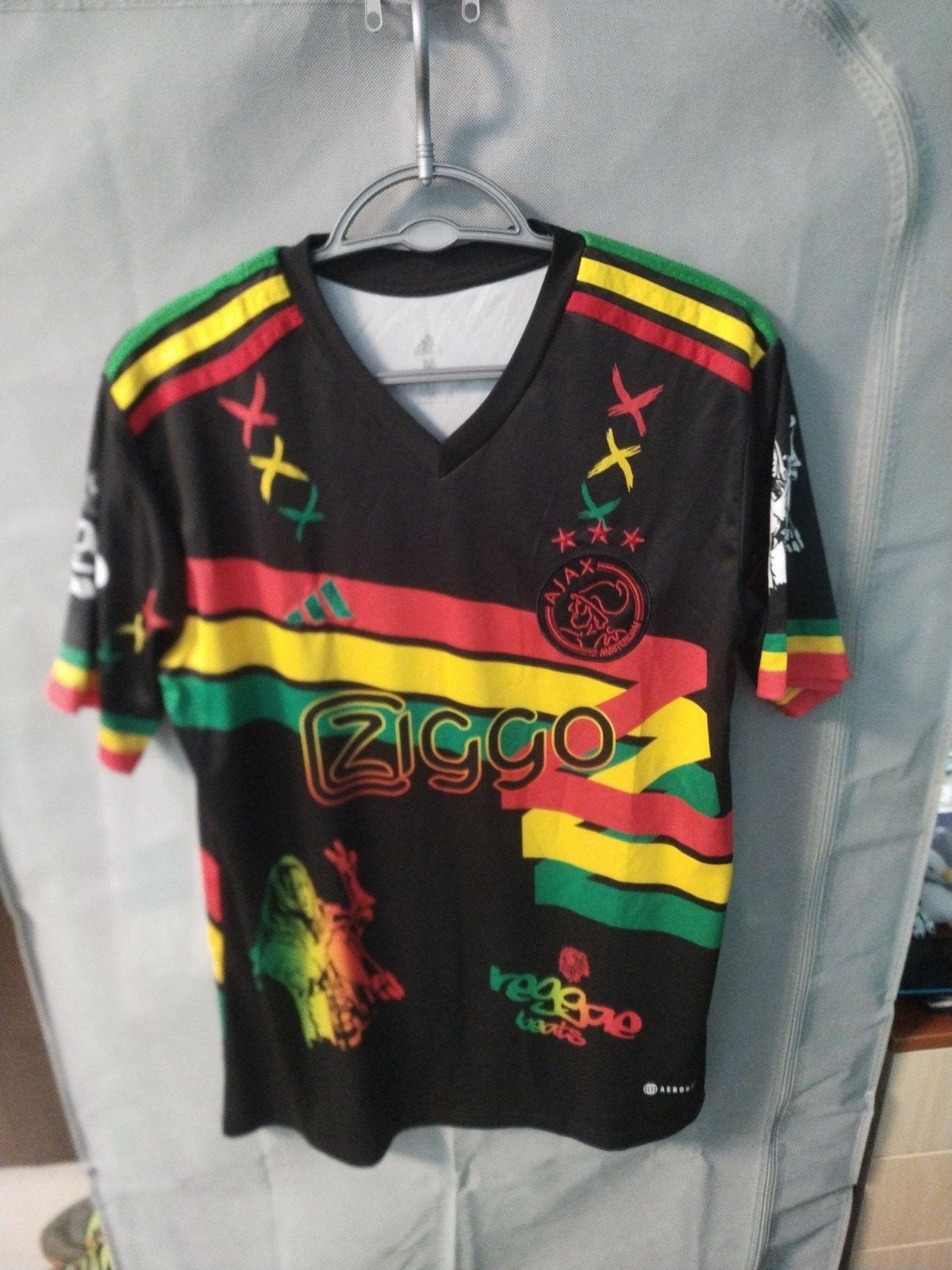 Ajax Bob Marley Voetbalshirt Maat M, Ophalen of Verzenden, Zo goed als nieuw, Adidas, Meerkleurig