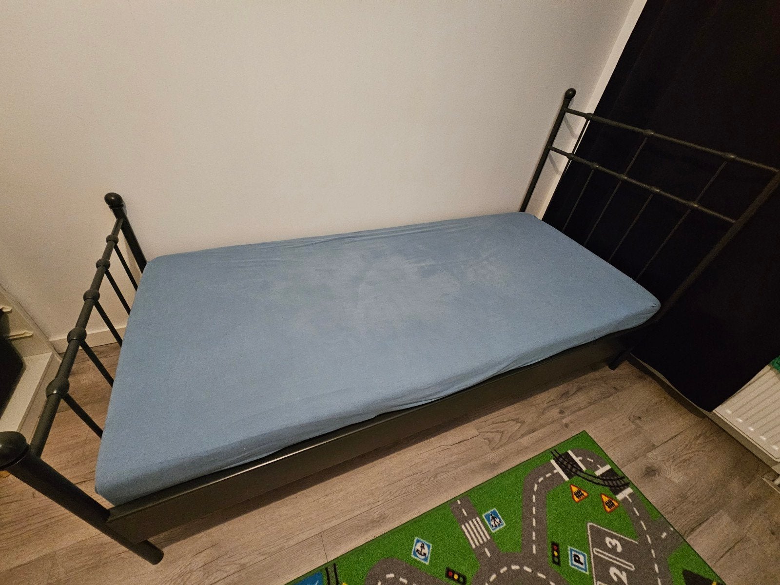 Eenpersoonsbed 90x200 cm en lattenbodem, Ophalen, Gebruikt, 70 tot 85 cm, Lattenbodem
