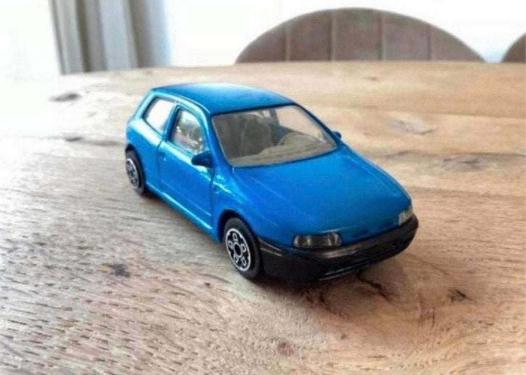 Bburago Fiat Bravo – Made in Italy, Ophalen of Verzenden, Zo goed als nieuw, Auto, Overige merken