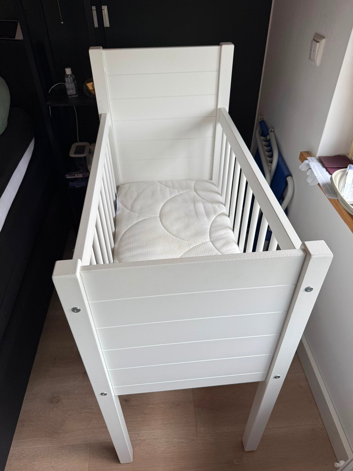 Wit baby wiegje - Zo goed als nieuw, Kinderen en Baby's, Babywiegjes en Ledikanten, Ophalen, Zo goed als nieuw, Ledikant