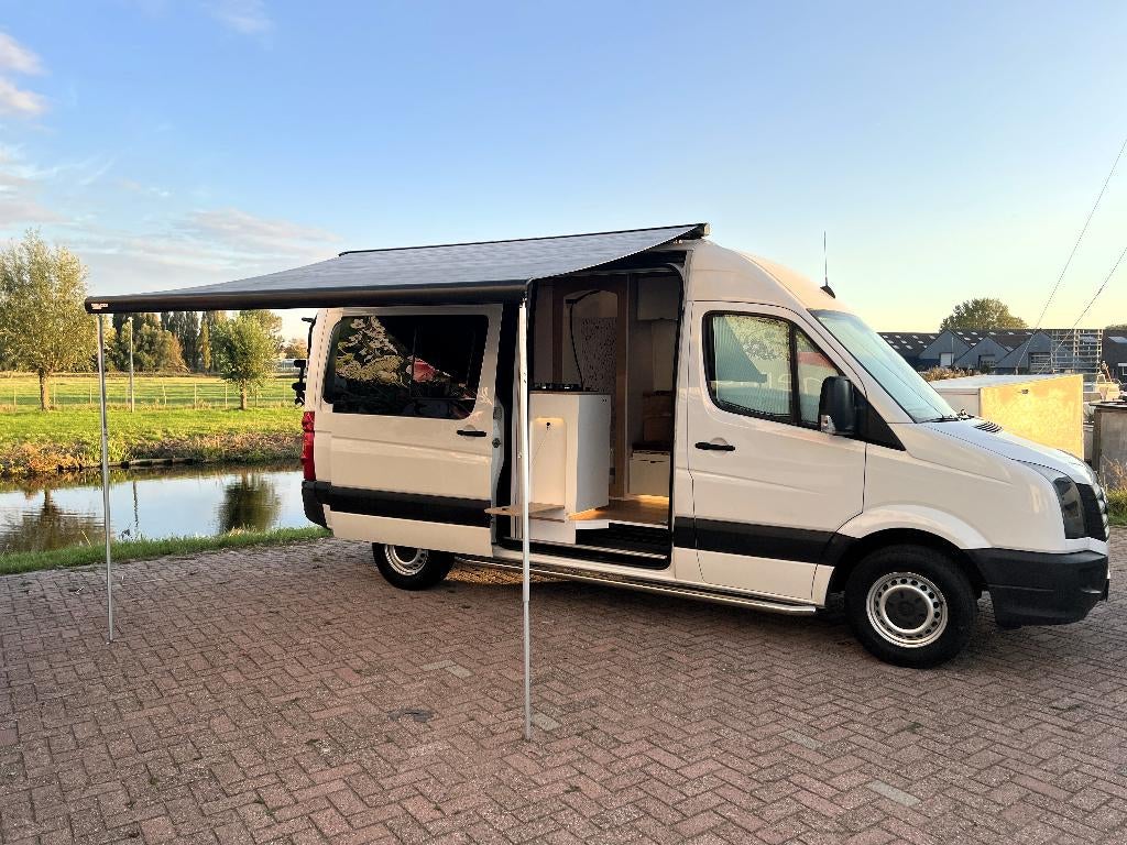 Luxe Off Grid Camper - VW Crafter Camper, Buscamper of Camperbus, Volkswagen, Tot en met 2, Reservewiel