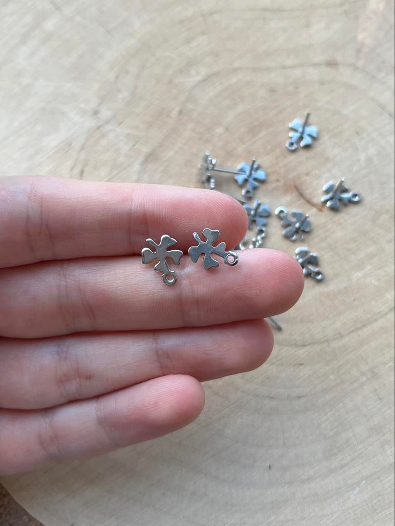 Klaver vier roestvrijstalen oorbellen voor sieraden maken, Ophalen of Verzenden, Nieuw, Overige typen