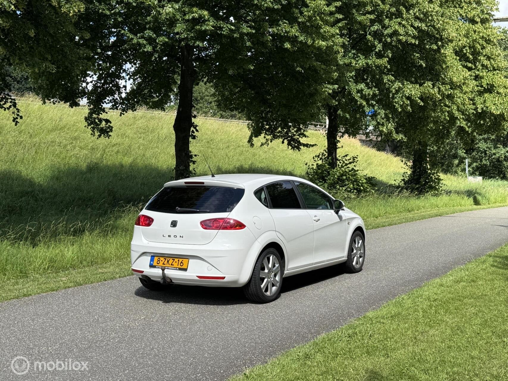 Seat Leon 1.4*AIRCO*ELEK. RAMEN*TREKHAAK*5 DRS*NEW APK, Auto's, Voorwielaandrijving, Gebruikt, 4 cilinders, Leon