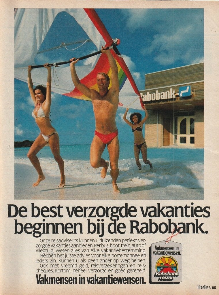 retro reclame 1986 Rabobank stel in zwemkleding surfplank, Verzamelen, Verzenden, Overige typen