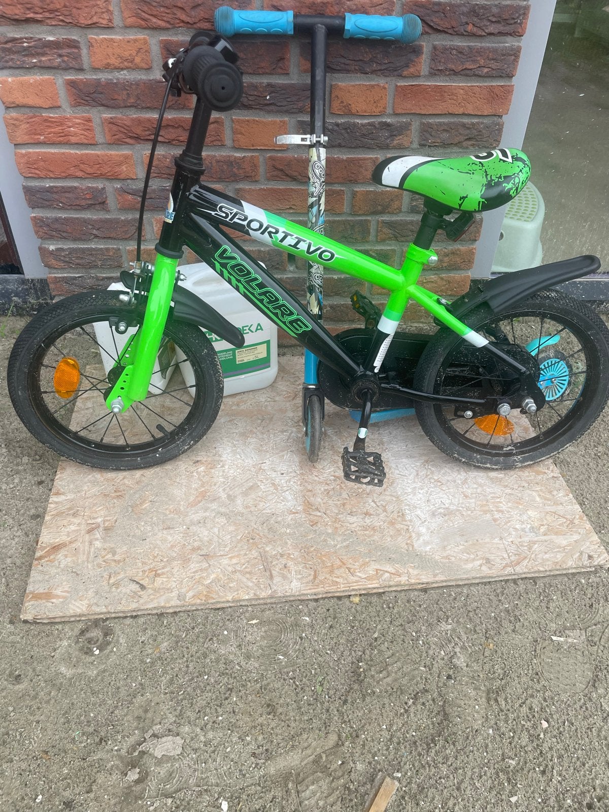 Volare Sportivo kinderfiets 14 inch met zijwieltjes, Fietsen en Brommers, Ophalen, Gebruikt, Minder dan 16 inch, Zijwieltjes