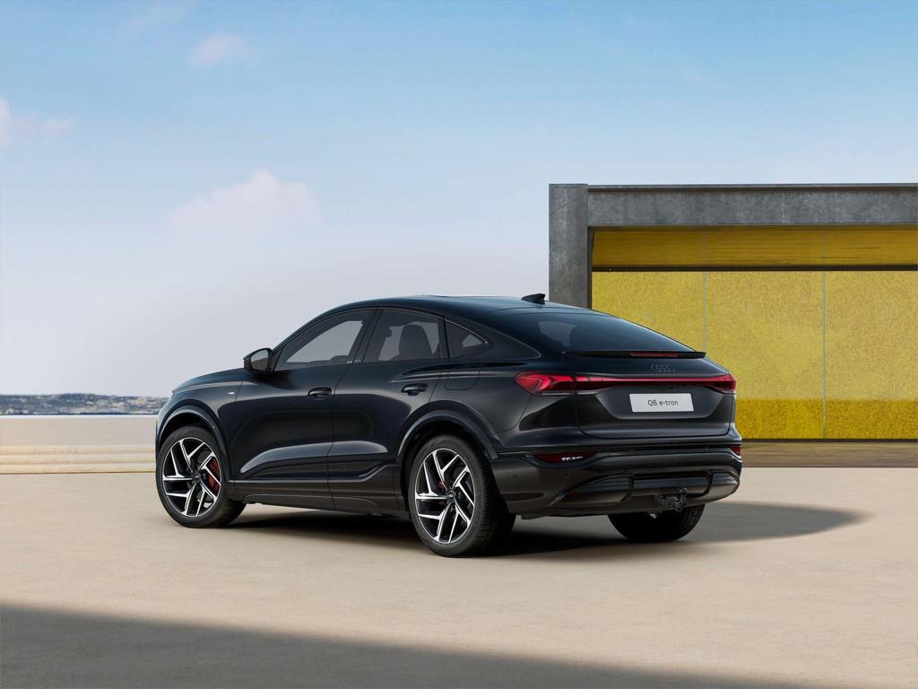 Audi Q6 Sportback e-tron 306pk S edition Performance 100 kWh, Auto's, Audi, Automaat, 12 maanden, Zwart, Leder