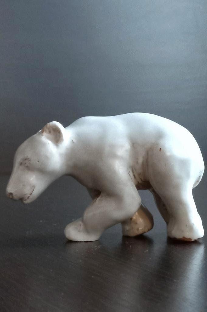Art Deco Beeldje Witte IJsbeer in Crèmekleurig Keramiek, Antiek en Kunst, Antiek | Keramiek en Aardewerk, Ophalen of Verzenden