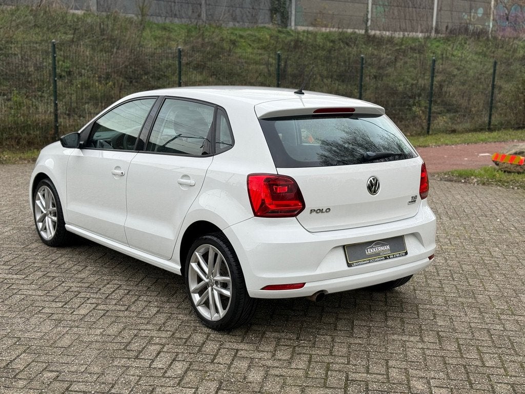 Volkswagen Polo 1.2 TSI Highline 90PK I VELGEN I NWE APK I Z, Gebruikt, Wit, Origineel Nederlands, Bedrijf