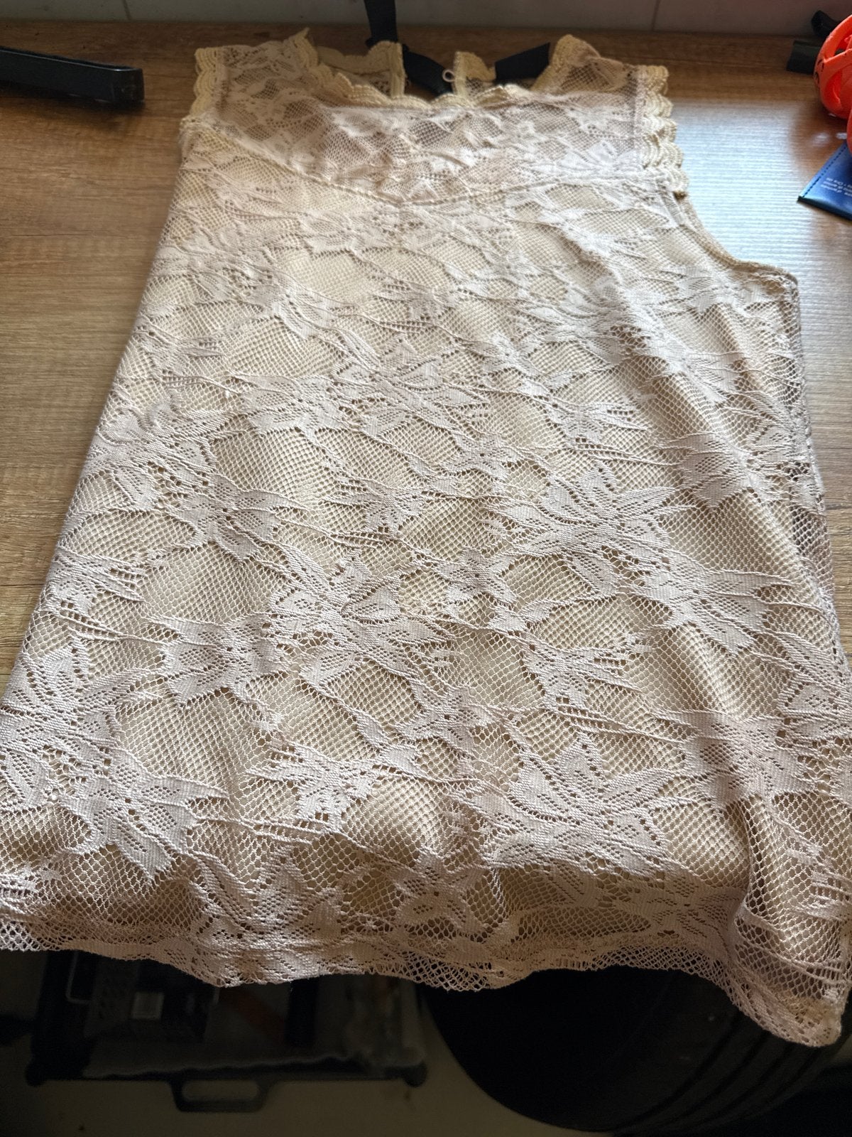 Mouwloze kanten top maat m vila dames, Kleding | Dames, Tops, Maat 38/40 (M), Beige, Ophalen of Verzenden, Zo goed als nieuw