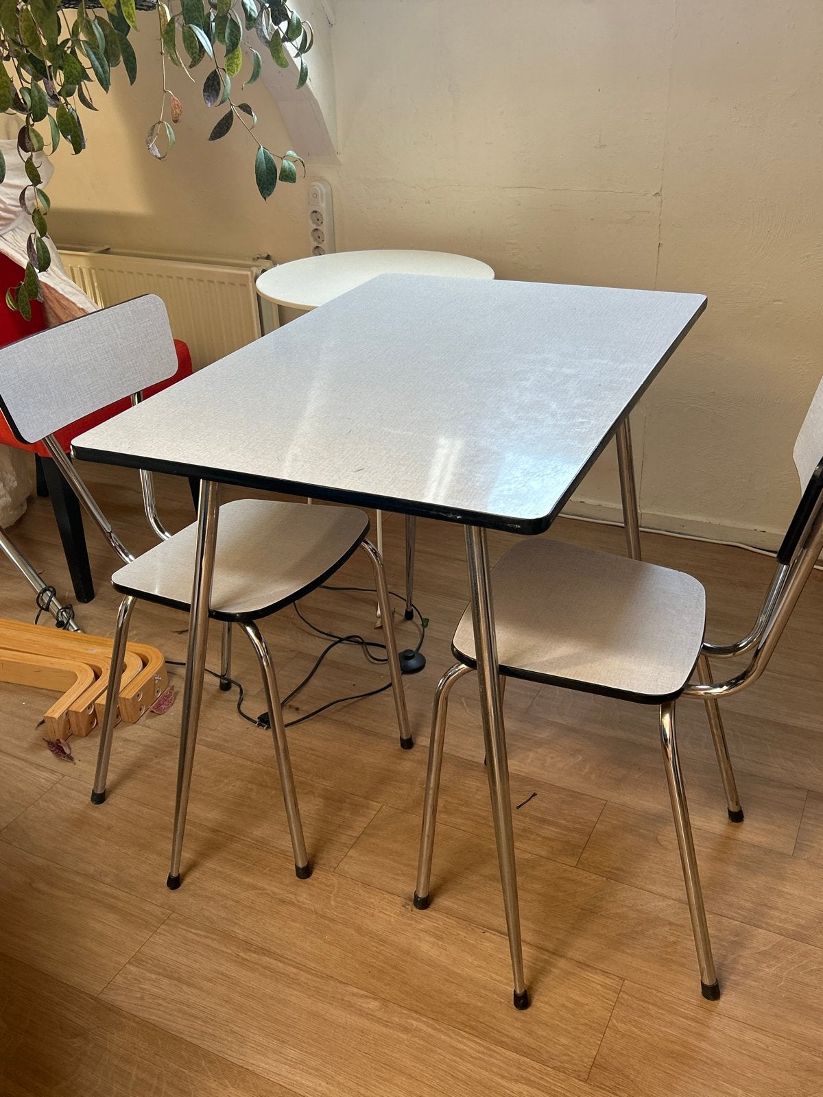 Retro Formica Tafel met twee stoelen, Ophalen, Gebruikt, 100 tot 150 cm, Tot twee personen
