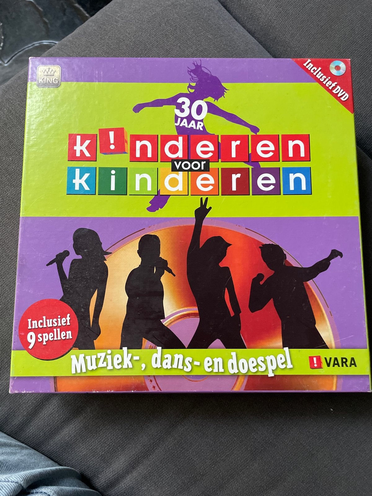Kinderen voor Kinderen: 30 Jaar Muziek-, Dans- en Doespel, Hobby en Vrije tijd, Ophalen of Verzenden, Zo goed als nieuw