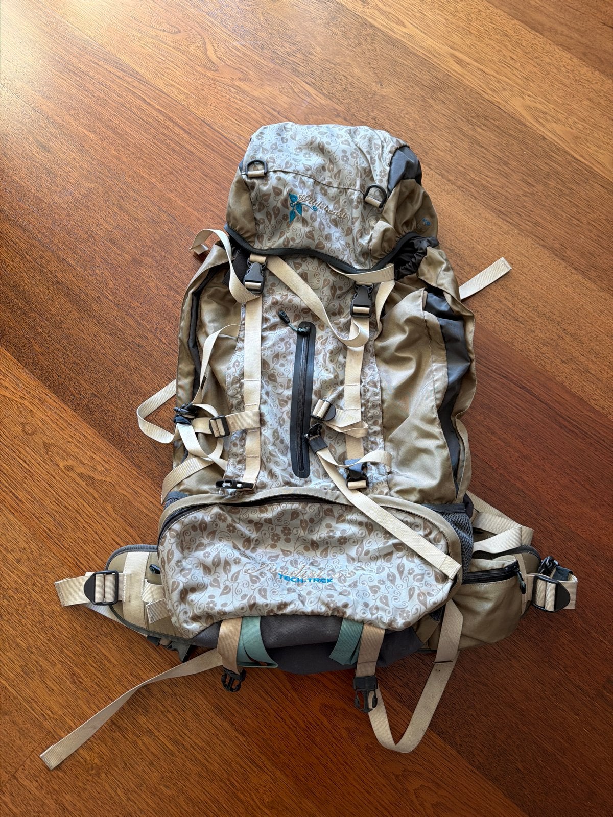 Wildebeast Fundisi 55 Trekking Rugzak met Regenhoes, 25 tot 40 cm, Zo goed als nieuw, Trekking, 60 cm of meer