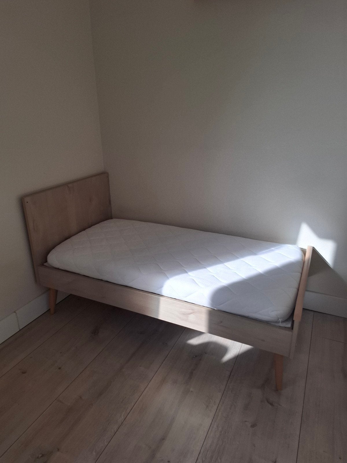 Kinderbed/Juniorbed (om te bouwen van ledikant), Huis en Inrichting, Ophalen, Minimalistisch, Scandinavisch, 190 cm of minder