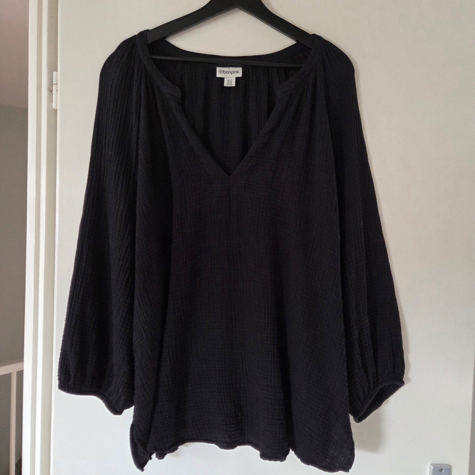 Bonprix Zwarte Blouse met ruime hals. Maat 52., Bonprix, Zwart, Maat 46/48 (XL) of groter, Ophalen of Verzenden