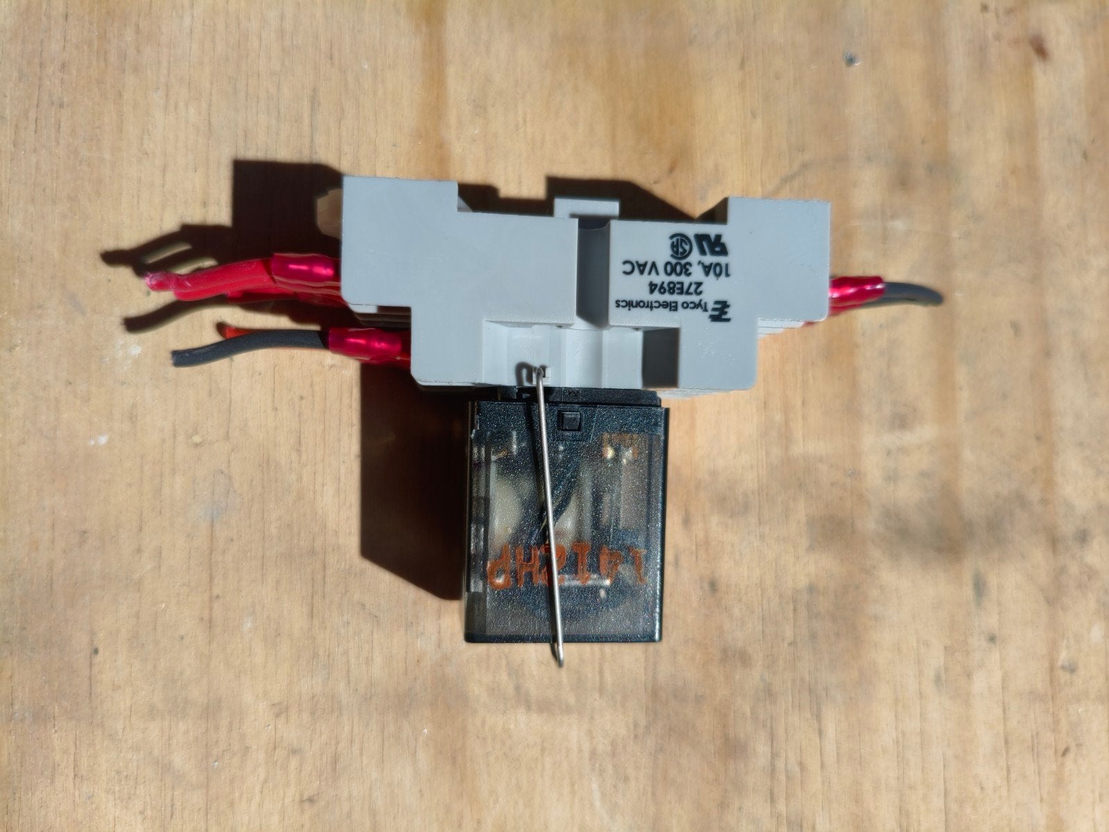 Tyco Electronics Relais 10A 300VAC met bedrading, Ophalen of Verzenden, Gebruikt, Overige merken, Relais