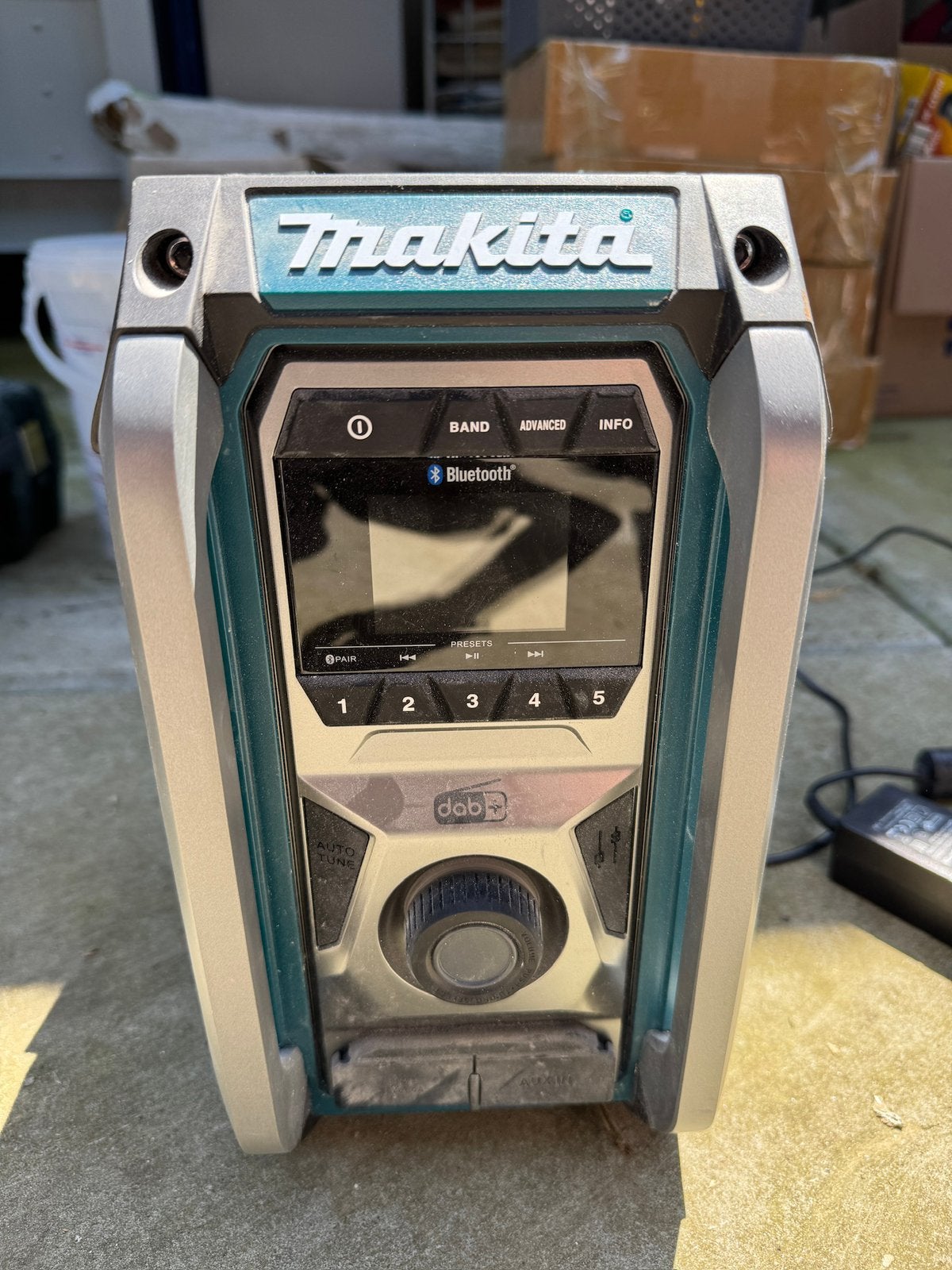 Makita bouwradio DAB+ Bluetooth, Ophalen, Zo goed als nieuw, Bouwradio