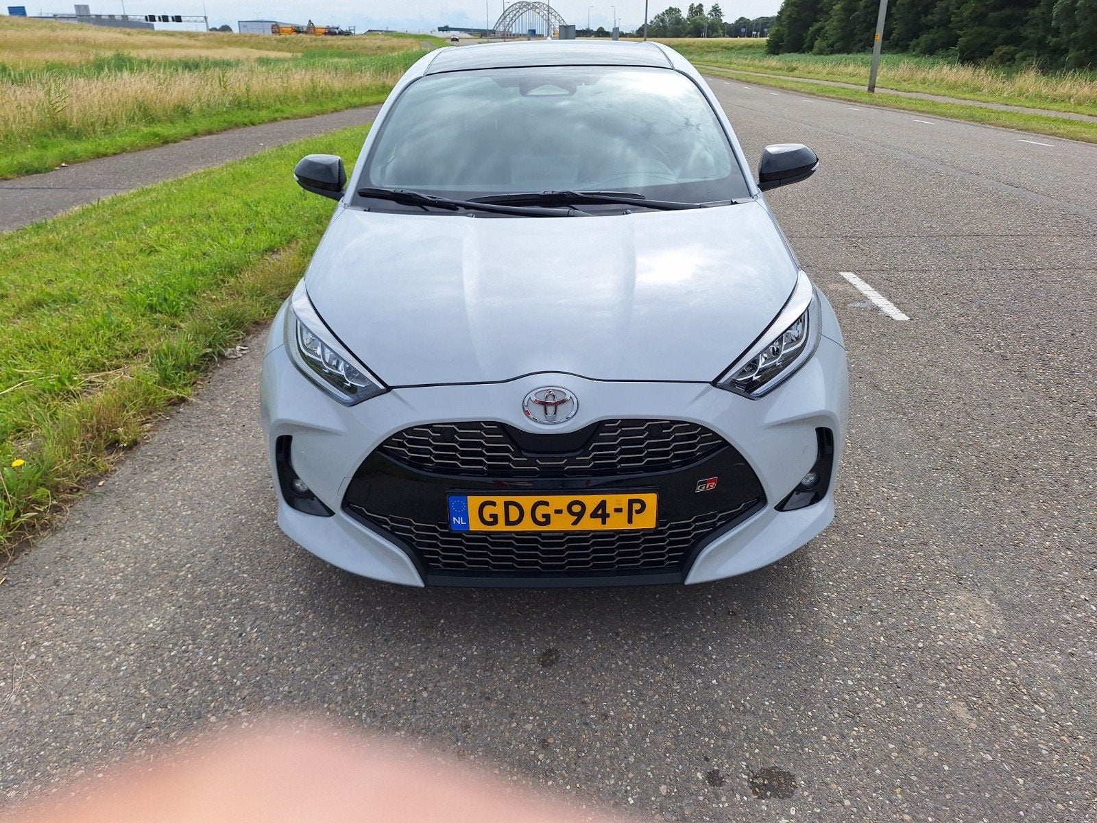 Toyota Yaris 1.5 Hybrid 116pk CVT 2024 Grijs, 450 kg, Zwart, Overige kleuren, 450 kg