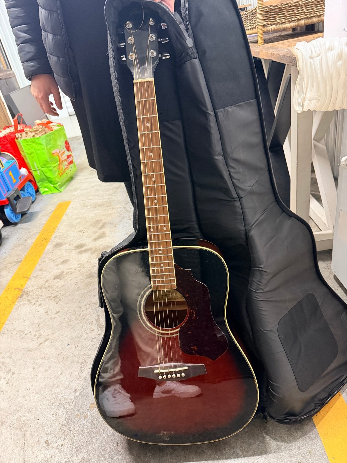 Ibanez Akoestische Western Gitaar Sunburst + Tas, Muziek en Instrumenten, Ophalen, Gebruikt, Western- of Steelstringgitaar, Met koffer